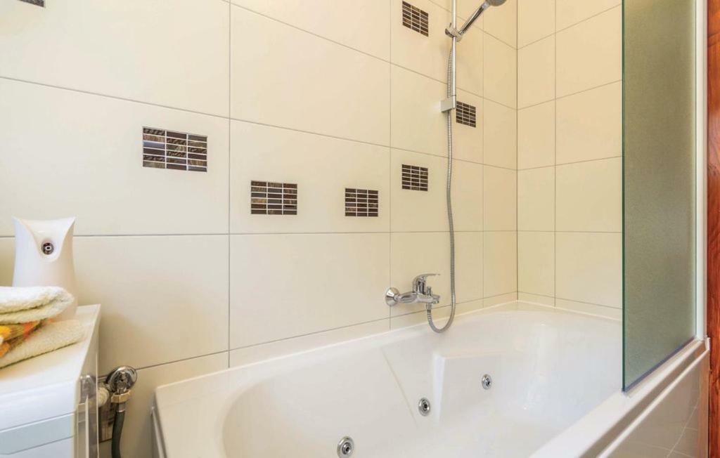Valiza Iii Large - 3 Bedrooms And Parking Space I Valiza Iv Apartment *